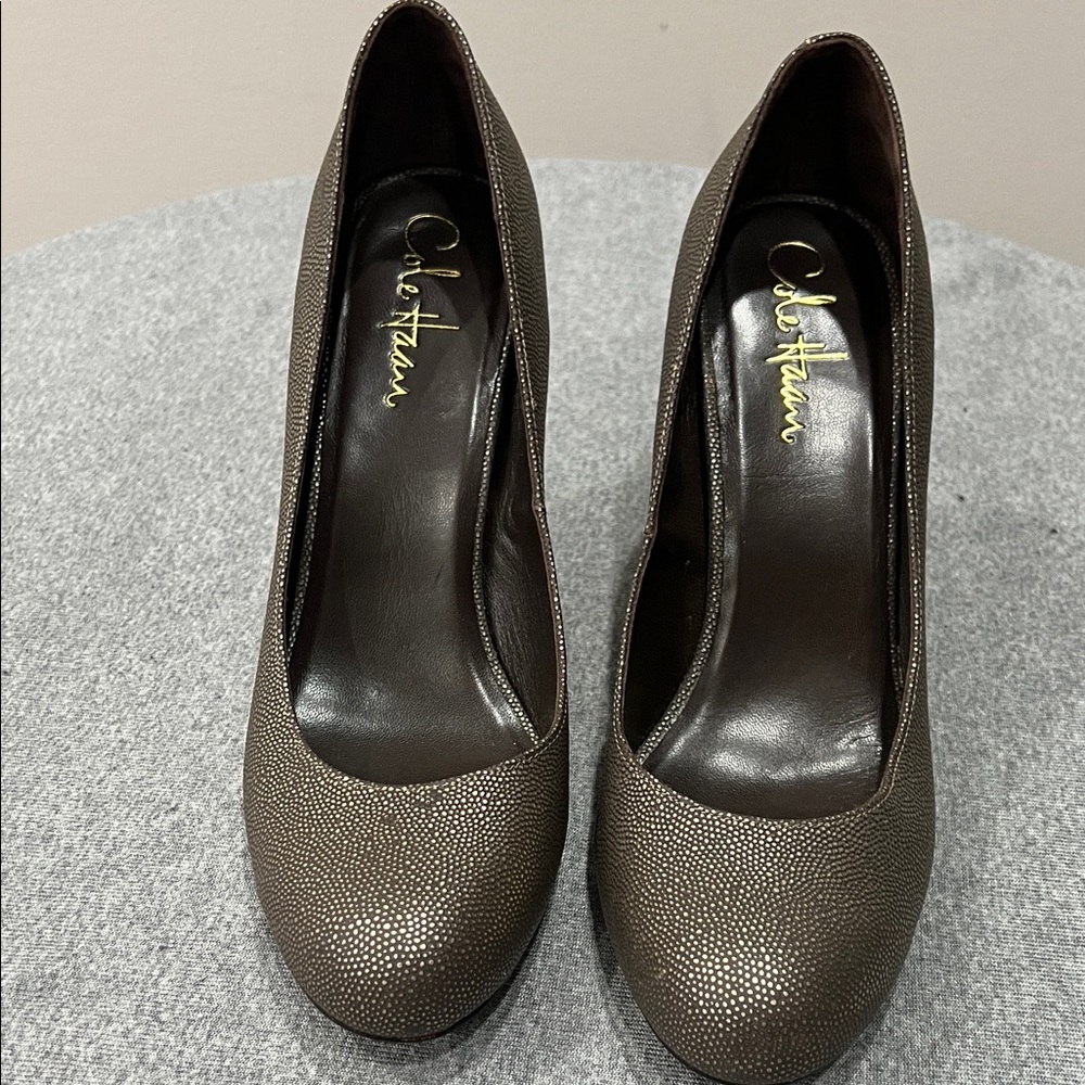 Cole Haan Nike Air women's high-heel pumps in a shimmery gray color, size 7.5B